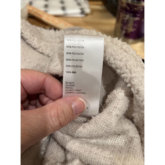 Urban Outfitters Tilly Cozy Faux Fur V Neck Cropped Hoodie Women's Medium - Picture 9 of 11